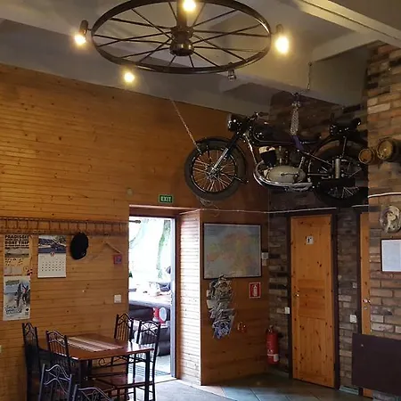 Konse Motel And Caravan Camping Пярну